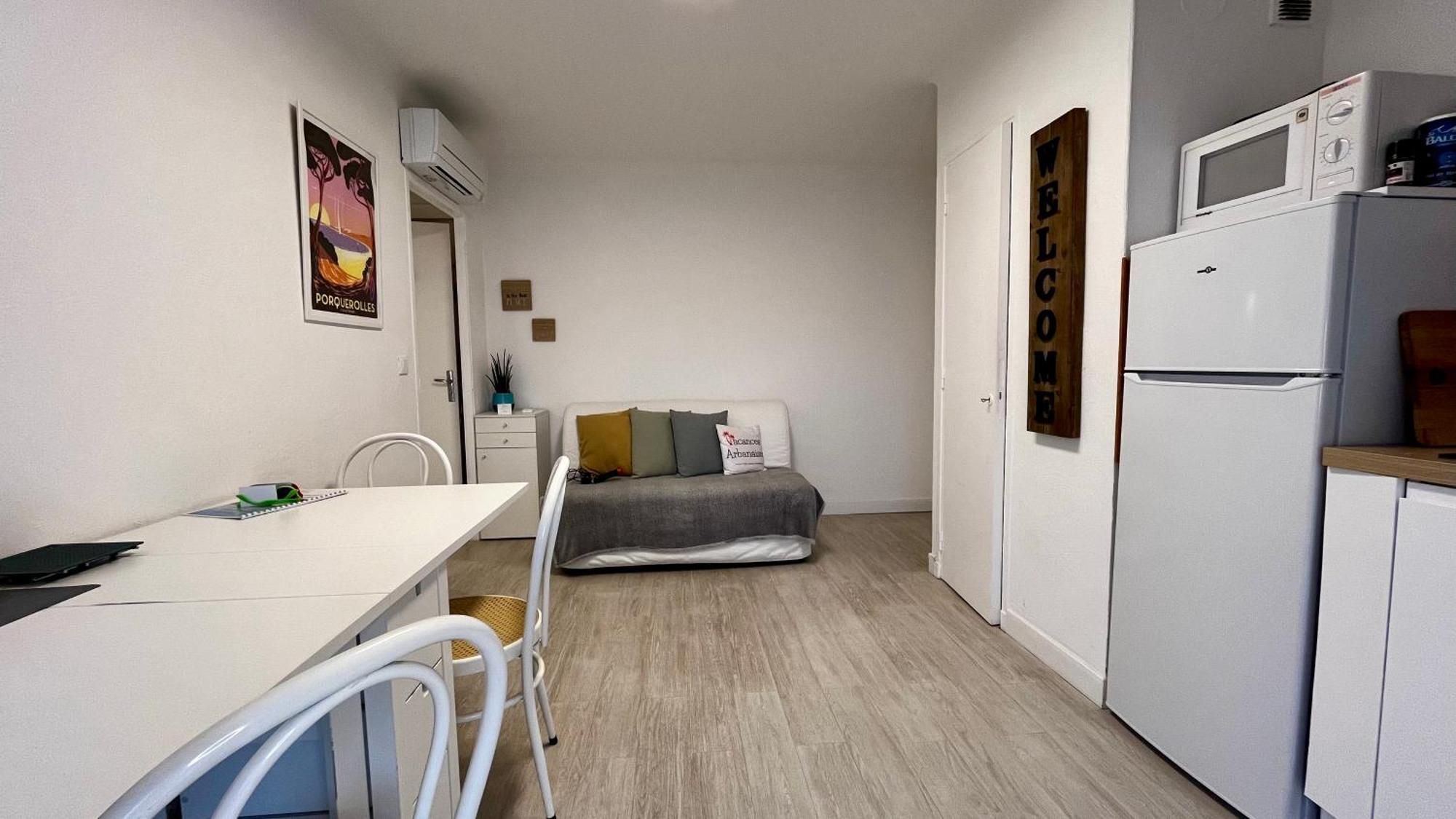 Vacances Arbanaises - Appartements Giens Hyeres Exterior photo
