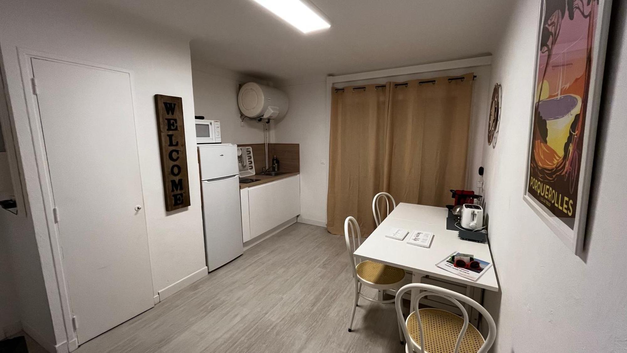 Vacances Arbanaises - Appartements Giens Hyeres Exterior photo